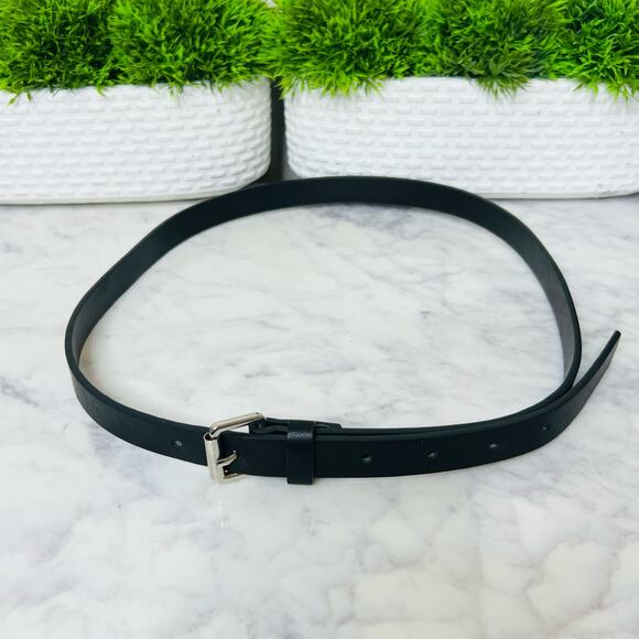 Forever 21 Accessories - NEW Black Skinny belt
